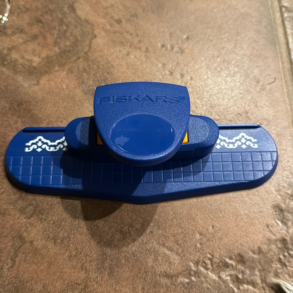 Fiskars Edge Punch